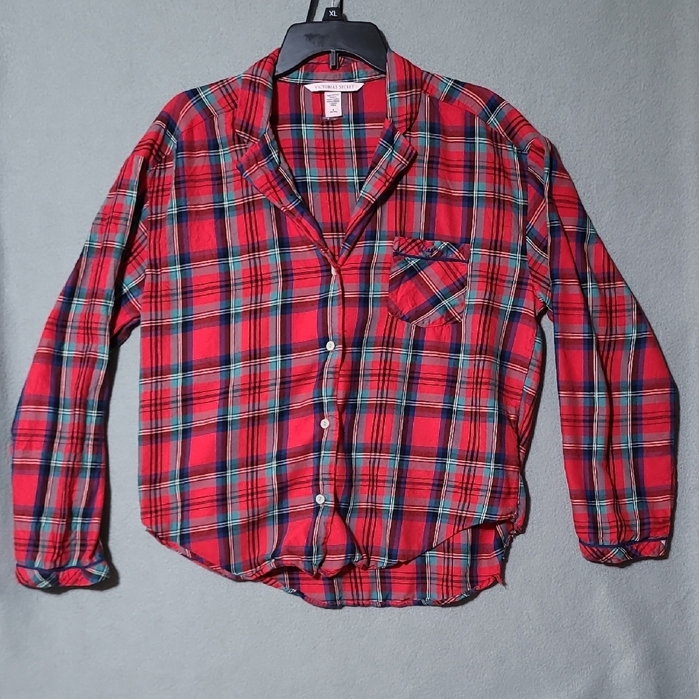 VICTORIA'S SECRET Women's Red & Green Plaid Long Sleeve Pajama‎ Top - Size Med